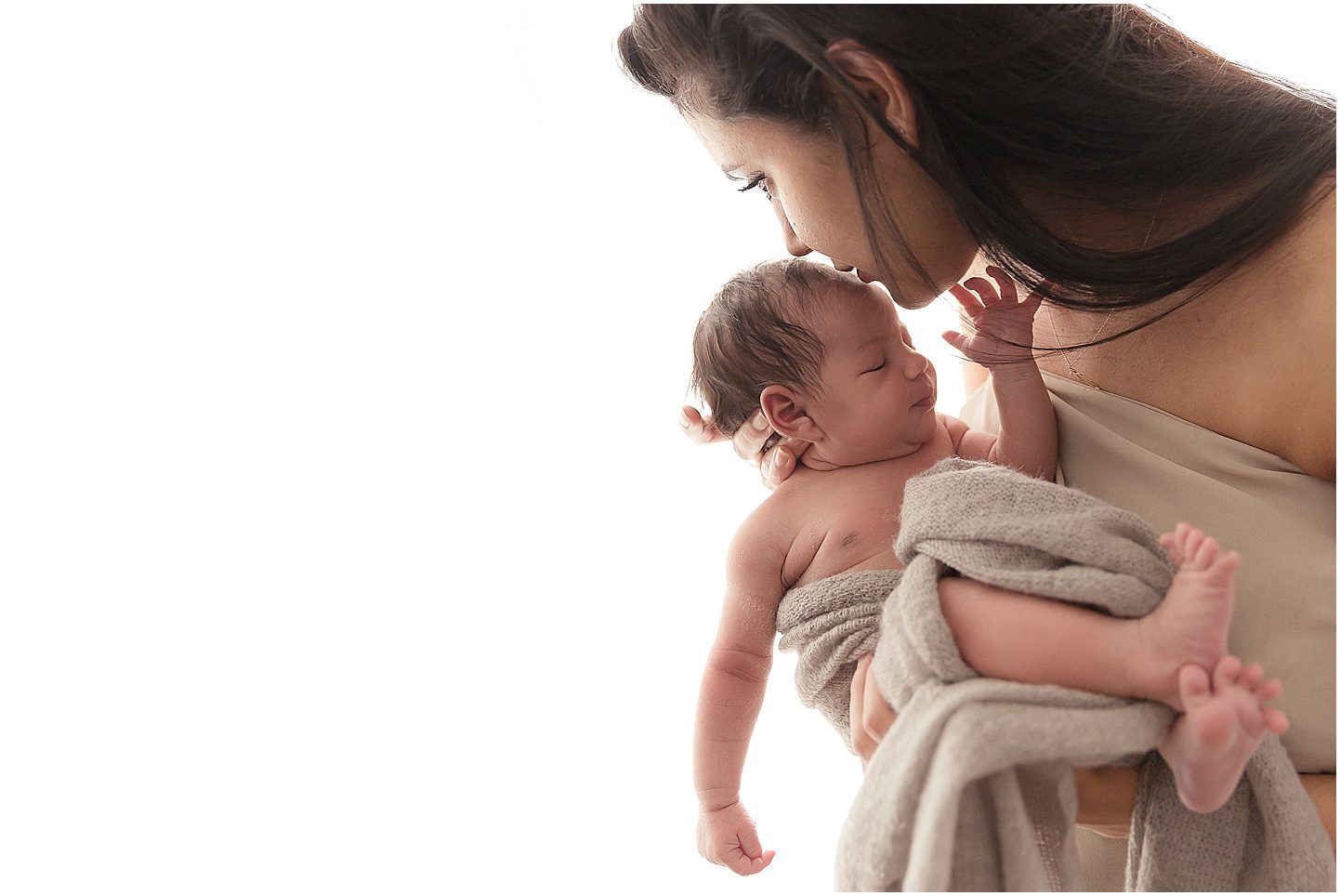 Séance studio nouveau-né Enghien les bains