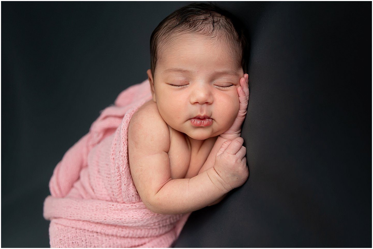 Séance studio nouveau-né Enghien les bains