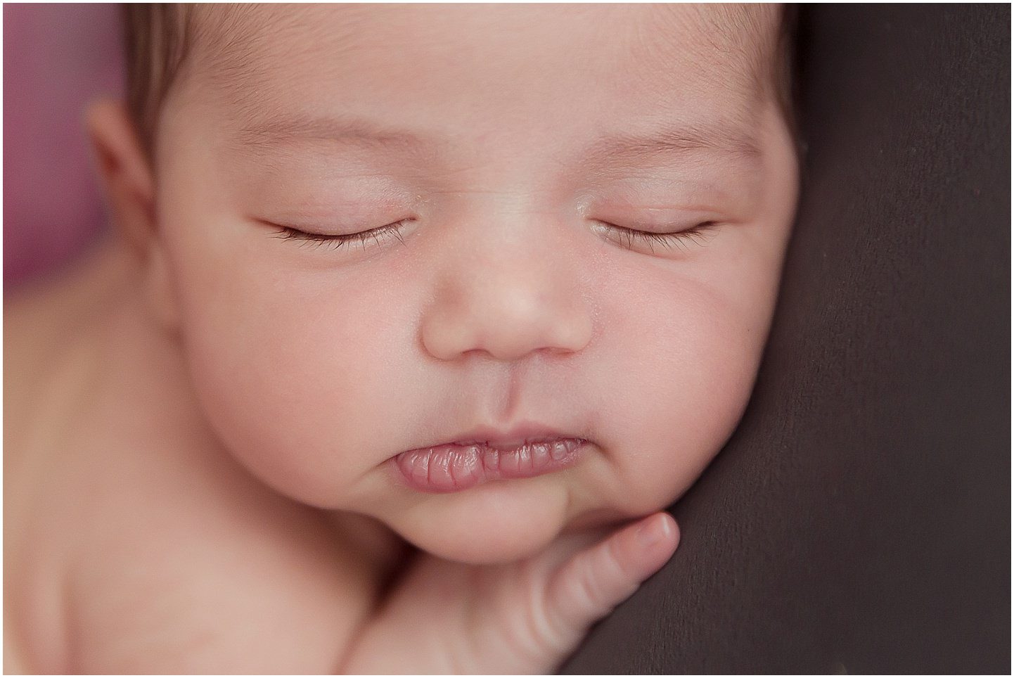 Séance studio nouveau-né Enghien les bains